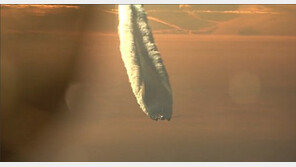 보잉 787 드림라이너 추락 장면? 알고보니…10km 상공서 포착한 ‘비행운’