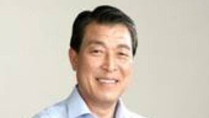 3성 장군 출신 황진하 “정치권 떠난다” 정계 은퇴 선언