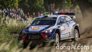 현대차 월드랠리팀, WRC 8차 대회 나란히 1·2위… 역대 최고 성적