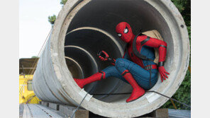 톰 홀랜드 “좌충우돌 스파이더맨은 곧 나 자신”