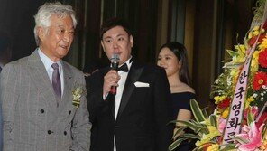 [동아포토]신성일 ＂그까짓 암세포 물리치겠다＂