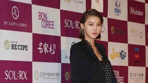 [동아포토]유인영, 시크한 블랙 카리스마