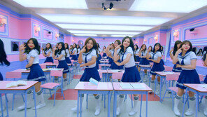 아이돌과 사랑에 빠진 방송사들…