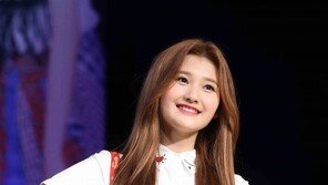 [동아포토]페이버릿 아라, 막내다운 애교쟁이