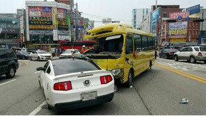대낮에 어린이집 버스 인도 돌진, 12명 사상…운전자 “제동장치 작동 안해”