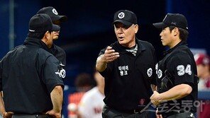 [Sprots & Law Story] 부정 투수교체 묵인? 규정 벗어난 ‘심판의 배려’