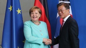 [동아 포토] 메르켈 獨총리 만난 文대통령