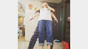 독일 간 김영철, ‘가상 아내’ 송은이에겐 ‘서울 구경’?…SNS 미공개 사진 ‘폭소’