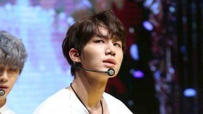 [동아포토]헤일로 재용, 강시춤?()