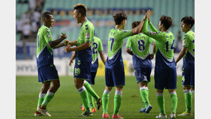 예상했던 전북의 독주…예상 못한 강원의 도약