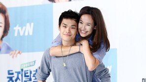 [동아포토]강주은-최유성 ‘아들과 다정한 포즈~’