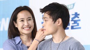 [동아포토]강주은-최유성 ‘세상에서 제일 멋진 아들~’