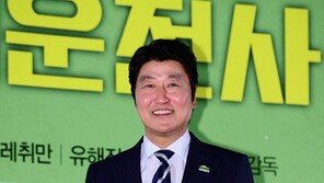 ‘택시운전사’ 송강호 “5·18의 빚 덜 수 있길”