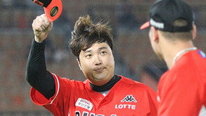 “필승조도 OK” 돌아온 조정훈 바라보는 조원우의 시선