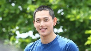 [동아포토]임시완 입대 ‘입대 전 팬들과 인사’