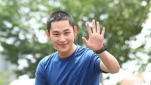 [동아포토]임시완 입대 ‘팬들에게 밝은 인사’