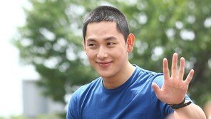 [동아포토]임시완 입대 ‘저 군대갑니다’