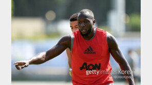 [콤팩트뉴스] 맨유행 루카쿠 “무리뉴 감독이 문 두드렸다” 外