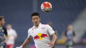 황희찬, 시작이 좋다…시즌 첫 경기서 골맛