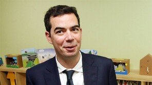 [단독]“디지털 비중 너무 커지면 예술 몰입 방해… 보완재 머물러야”