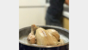 오세득 셰프, 윤기 ‘자르르’ 흐르는 삼계탕 사진 공개 “오늘 초복, 먹고 잘까?”