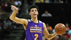 NBA 섬머리그는 지금 ‘론조 볼 앓이’