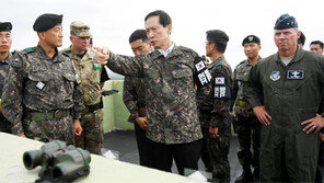 “적이 두려워할 군대가 돼야…” 송영무 국방 전방시찰