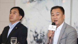 [동아포토]‘전망 좋은 집’ 이수성 감독, 착잡한 심정