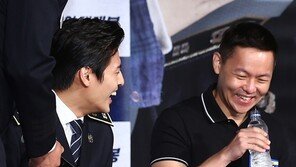 [동아포토]박서준-강하늘 ‘감독님! 긴장푸세요’