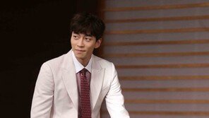 [동아포토]신성록, 죽어야 사는 남자.. 악역 벗고 코믹 입었다