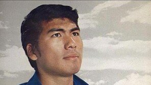 ‘11년 만의 복귀’ 나훈아, 대한민국 뒤흔든 ‘영원한 오빠’ 시절 외모 눈길