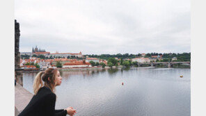 [#해시태그 컷] 공민지, 프라하서 즐기는 ‘인 어 피스’