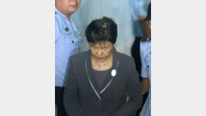 ‘박근혜 침대’ 靑 고심에…누리꾼 “폐기하자, 경매하자”