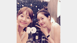 [#해시태그 컷] 한지혜·성유리, 얼굴만큼 예쁜 우정