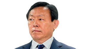 신동빈 “AI와 기존 사업 연결고리 찾아야”