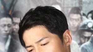 [동아포토]송중기 ‘송혜교와 결혼발표 후 첫 공식석상’