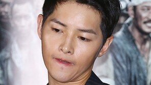 [동아포토]송중기 ‘무슨 말을 해야하나’