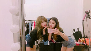 [#해시태그 컷] 에이핑크 정은지·오하영 ‘다정샷’