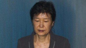 박근혜 재판 TV 생중계 허용될까?…“국민 알 권리” vs “21세기 인민재판”