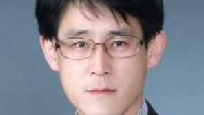 “국민들 레밍 같아” 김학철, 탄핵 찬성 국회의원들에겐 “미친개” 막말 