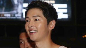 [동아포토]송중기, 품절남의 미소