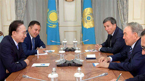 이명박 前대통령, 카자흐 대통령과 재회