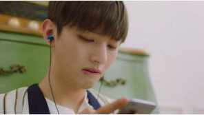 ‘워너원’ 윤지성 “나한테만 말해줘”…타이틀곡 투표 ‘워너원고’서 진행中