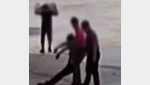 ‘부하 직원 각목 폭행’ 피해자 하반신 마비 증상 “영원히 못 걸을 수 있어”