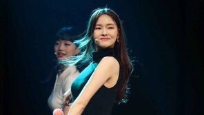 [동아포토]피오피 연주, 빛나는 청순미인