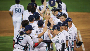 끝나지 않은 1위 싸움·더 치열한 5강 혈투