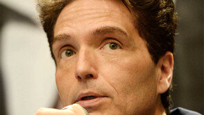 ‘갈지자 행보’ 리처드 막스… 이번엔 갈빗집 행사 ‘펑크’