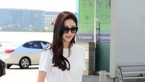 무단횡단 논란 김사랑 측 “높은 힐 신어 걸음 느려 중간에 신호 바뀌었다”