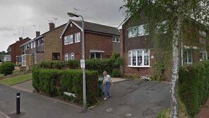 구글어스에서 18개월 전 돌아가신 엄마 발견한 딸…“깜짝선물, 행복”