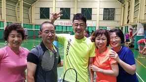 [스포츠는 내 친구] 가수 성진우 “배드민턴으로 사람들과 어울리는 법 배웠죠”